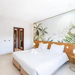 Adaro - Large Luxury Close To Marina *