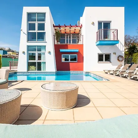 Adaro - Large Luxury Close To Marina *