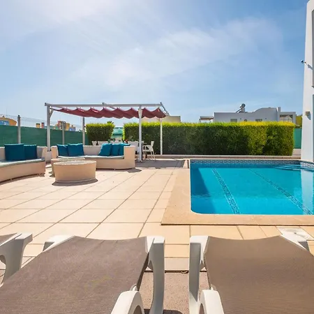 Adaro - Large Luxury Close To Marina Villa *