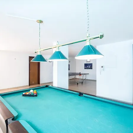 Adaro - Large Luxury Close To Marina Villa *