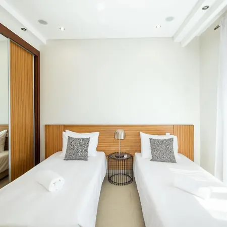 Adaro - Large Luxury Close To Marina Villa *